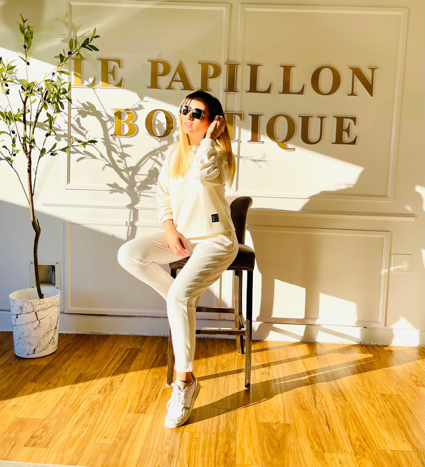White Perl Set Le Papillon Style