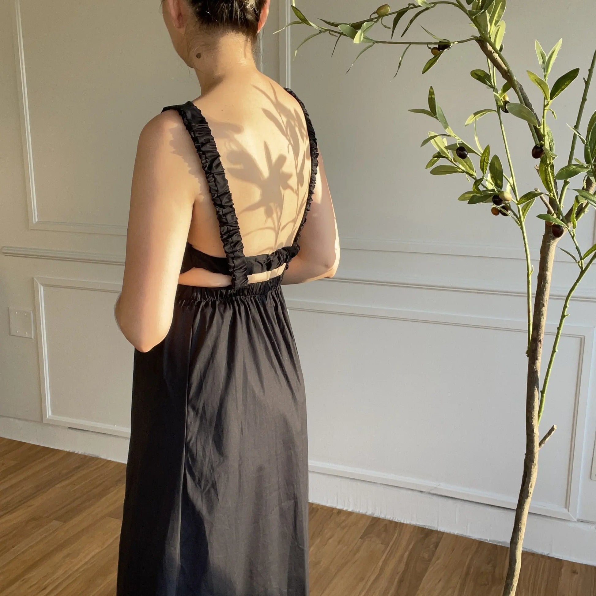 Open Back Oval Neck Dress Le Papillon Style