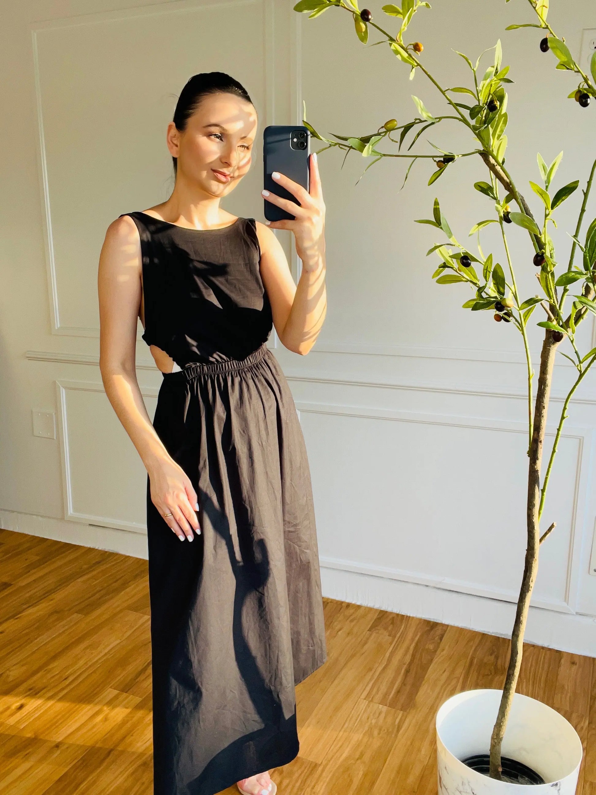 Open Back Oval Neck Dress Le Papillon Style